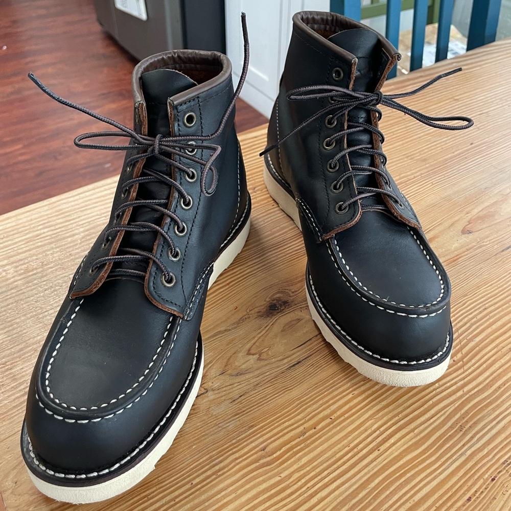 Red Wing Moc Toe 8849 - Black Prairie Leather - Heritage Boot size Men’s 7.5